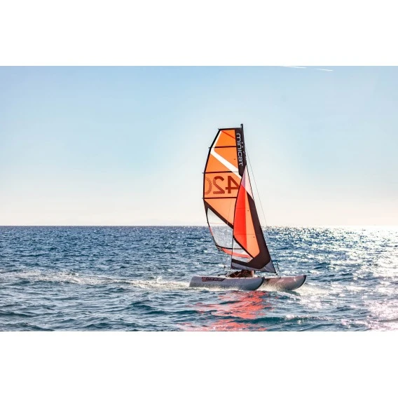 MiniCat 420 Instinct Aufblasbarer Katamaran Segelboot 3 MiniCat 420 Instinct Aufblasbarer Katamaran Segelboot – Bild 3